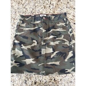 EV1 Relaxed Vintage Camo Print Skirt Size 8 NWOT 4072